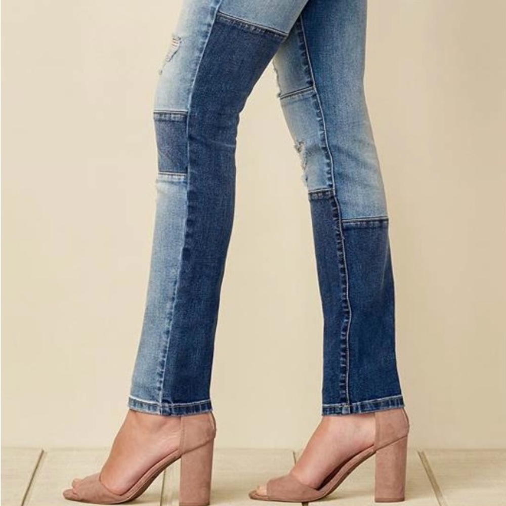 Distressed Patchwork Jeans - Picture 5 of 8
